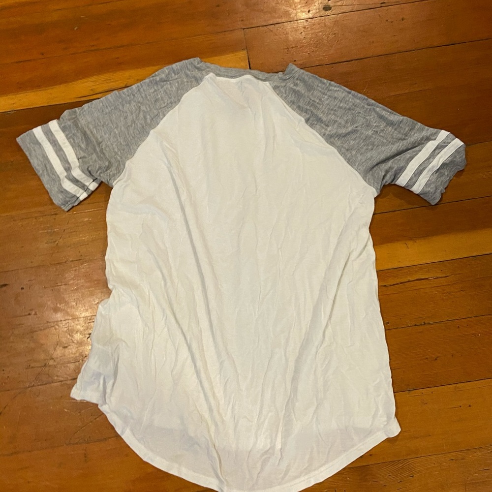 Flowey soft tee shirt that has breathable fabric